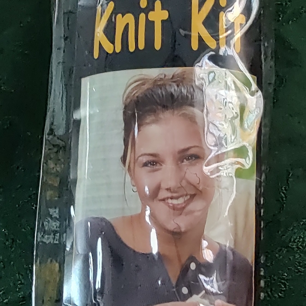 Lions Brand learn to knit hat and scarf kit. Pre-owned unused kit.